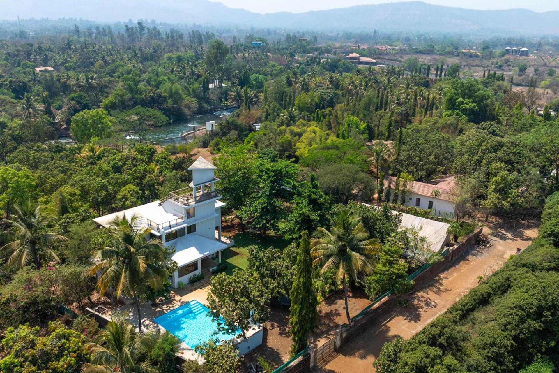 Stayvista'S Santoni Farms - Riverside Bliss With Pool, Orchard & Activities Karjat Exterior photo